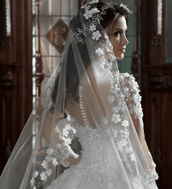 تورسر زیبای حاشیه کارشده با شکوفه و سنگ عروس